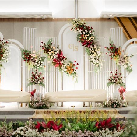 Hotel Ayola Sunrise Mojokerto Exterior foto