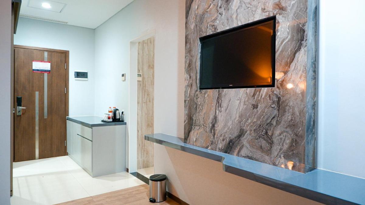 Hotel Ayola Sunrise Mojokerto Exterior foto