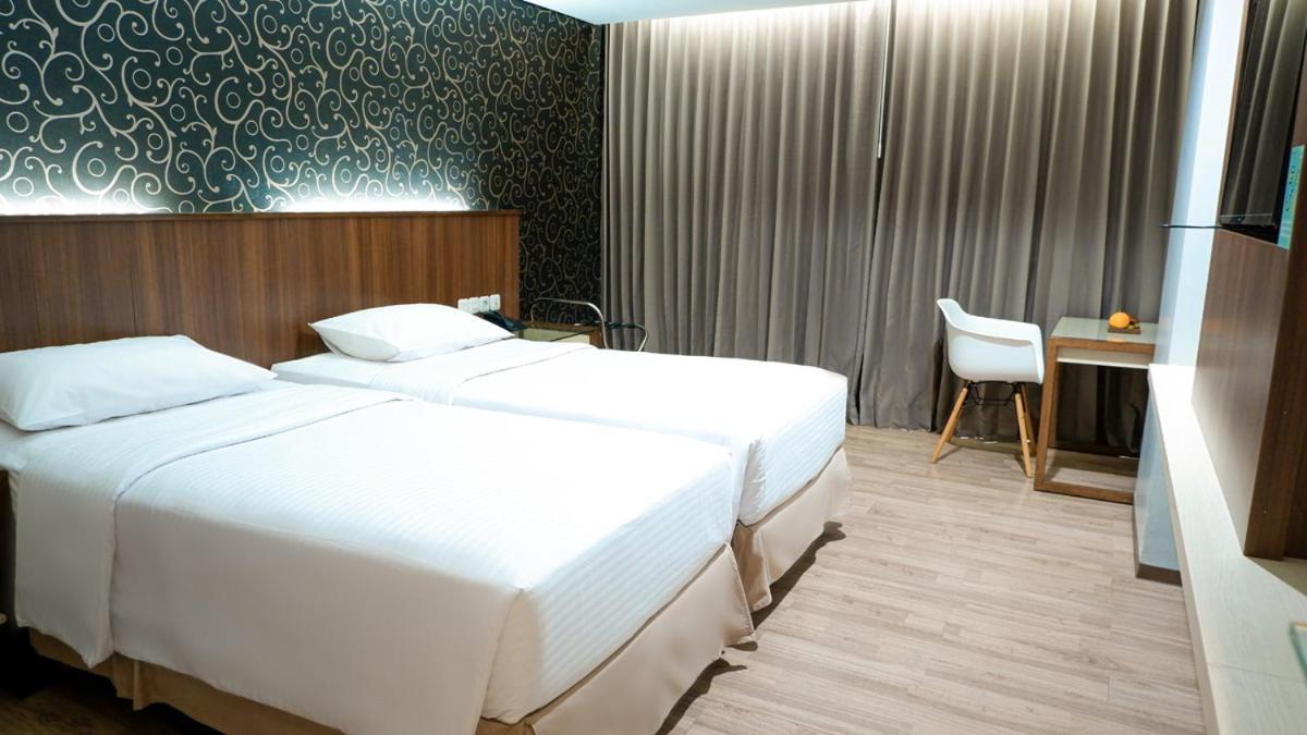 Hotel Ayola Sunrise Mojokerto Exterior foto