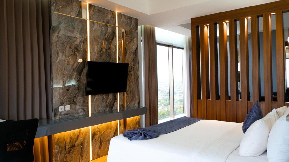 Hotel Ayola Sunrise Mojokerto Exterior foto