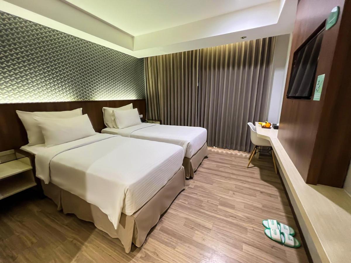 Hotel Ayola Sunrise Mojokerto Exterior foto