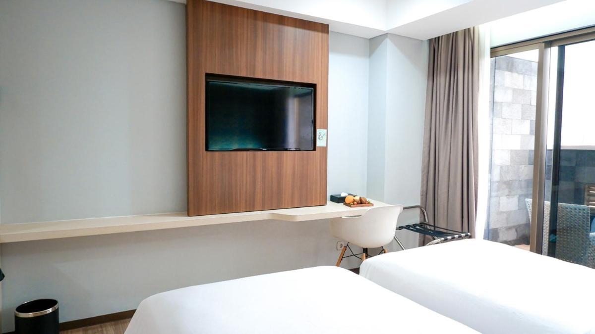 Hotel Ayola Sunrise Mojokerto Exterior foto
