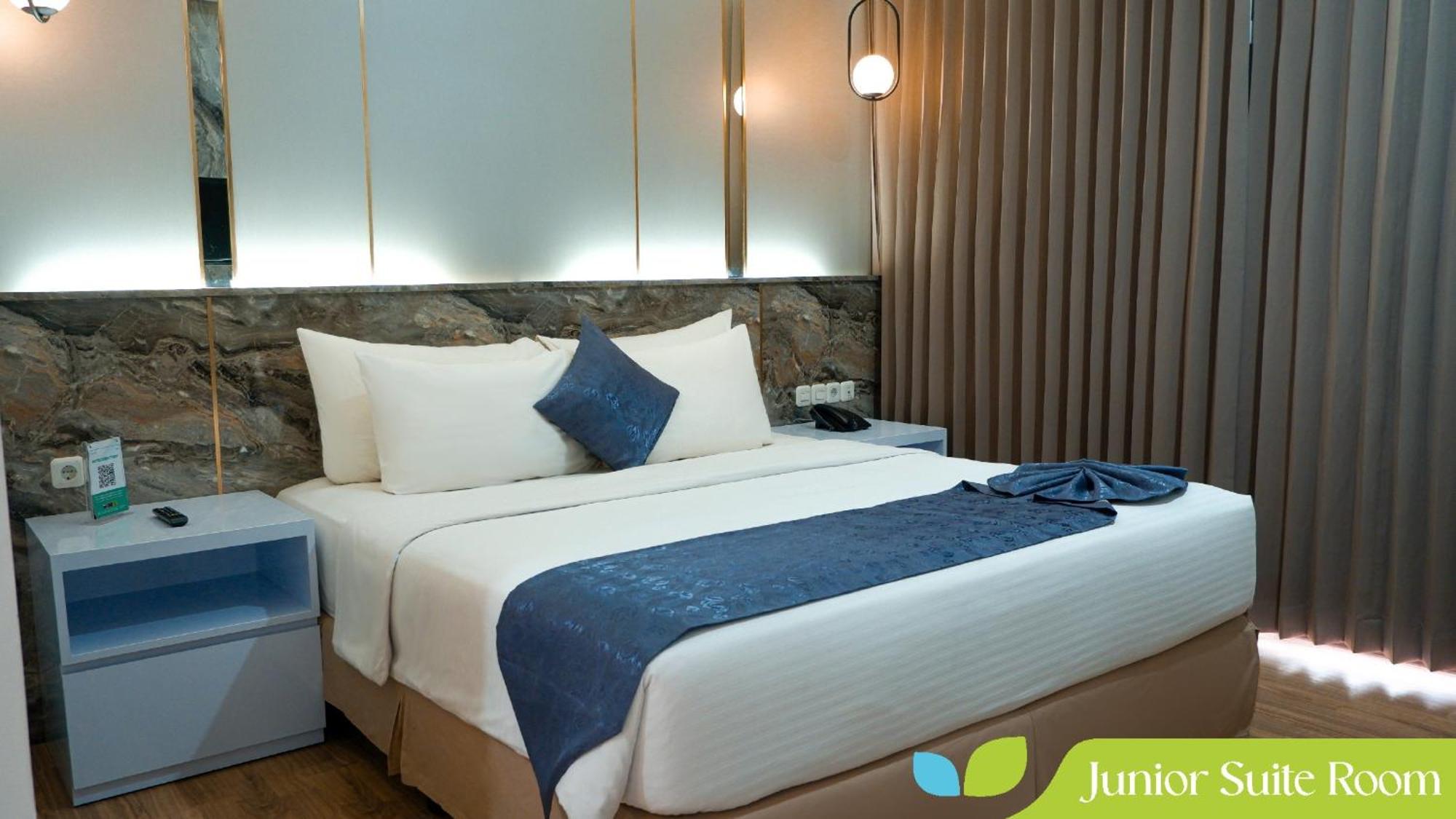 Hotel Ayola Sunrise Mojokerto Exterior foto