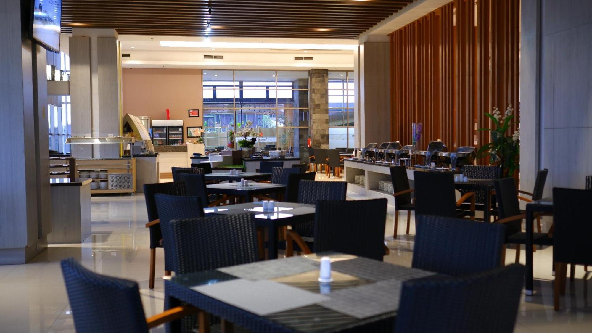 Hotel Ayola Sunrise Mojokerto Exterior foto