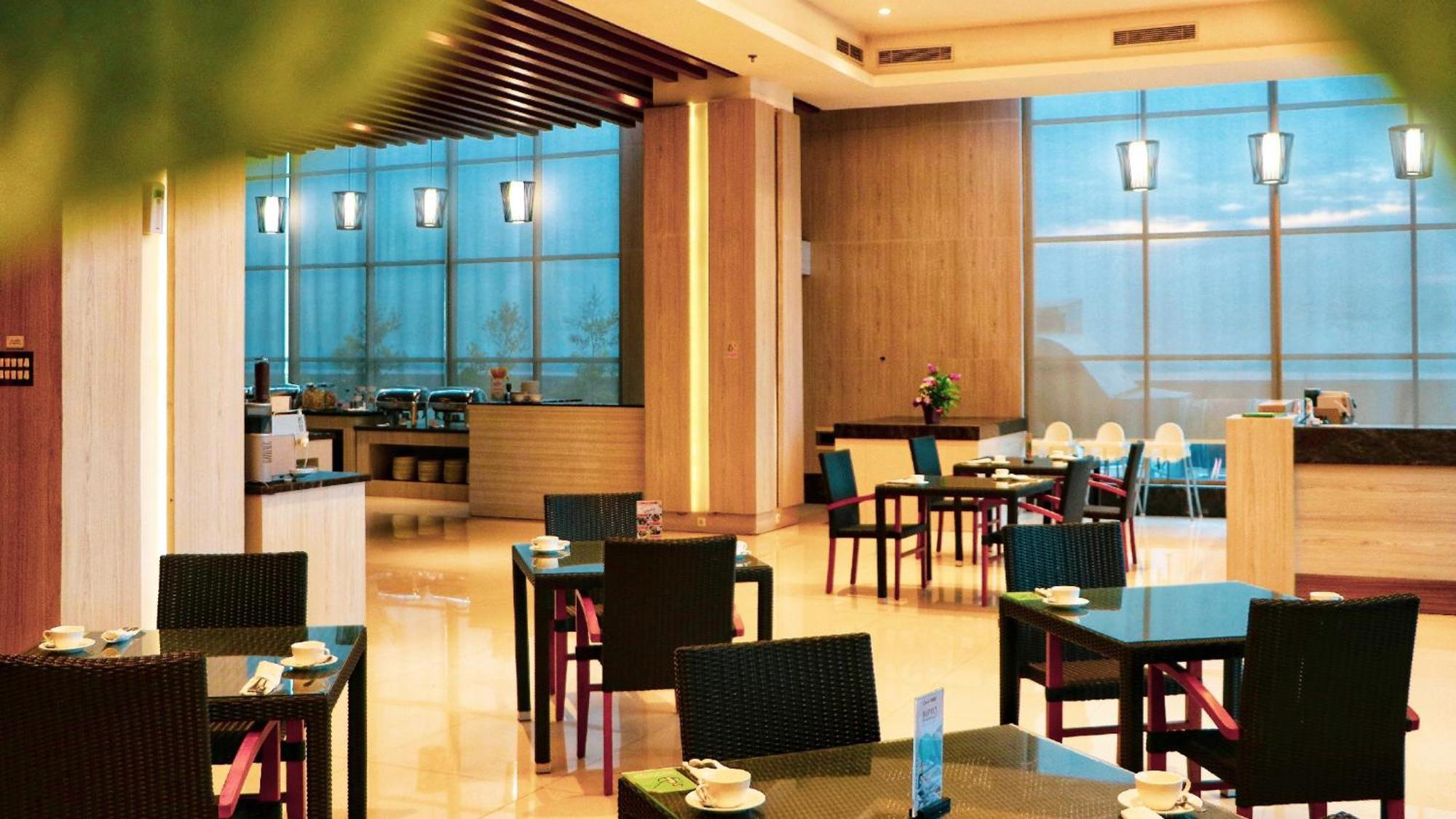 Hotel Ayola Sunrise Mojokerto Exterior foto