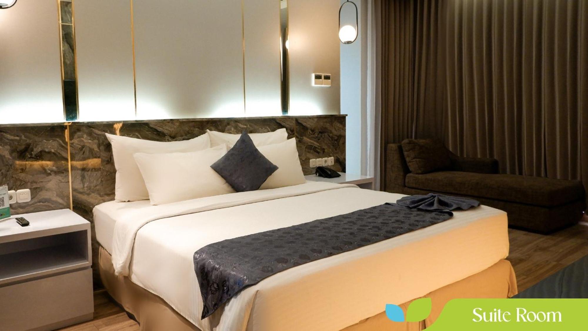 Hotel Ayola Sunrise Mojokerto Exterior foto