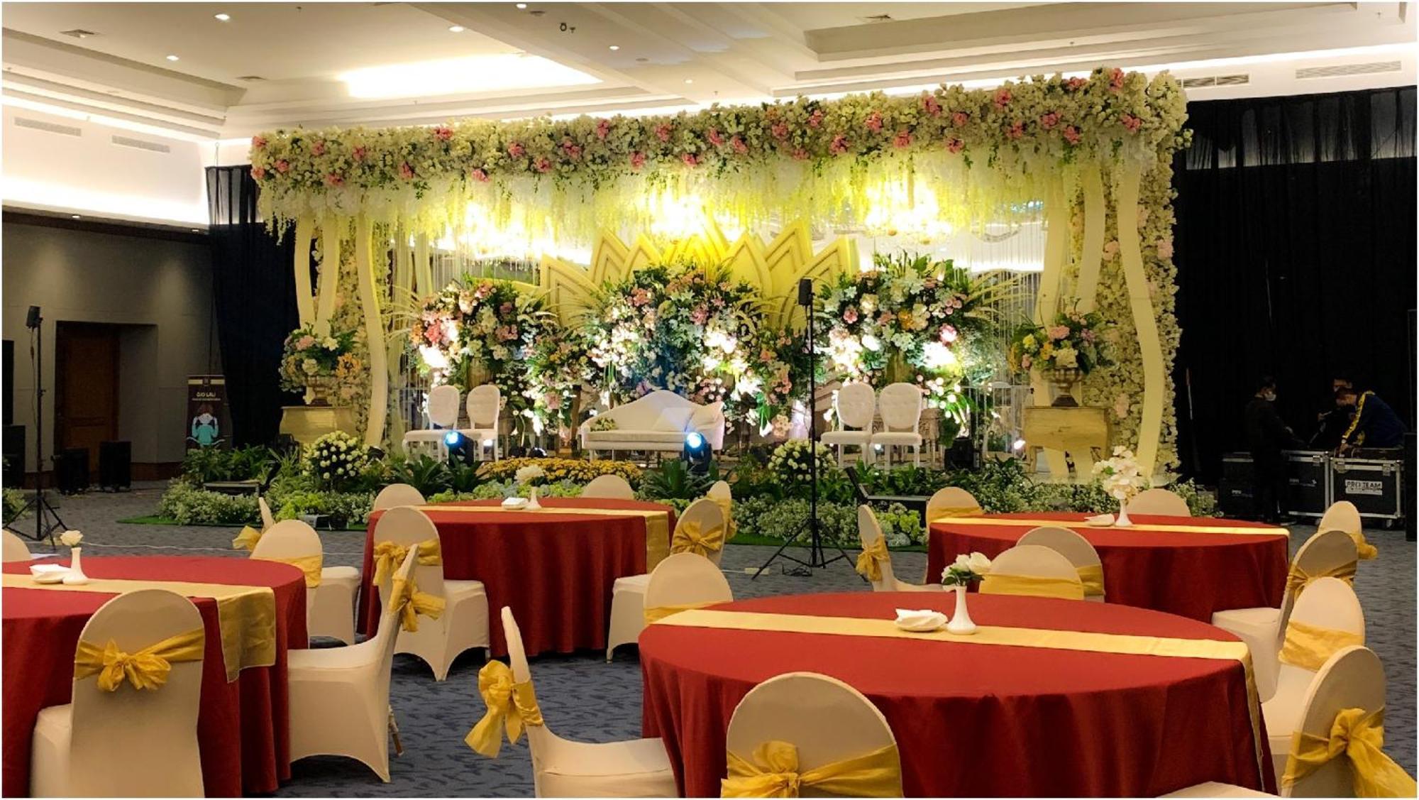 Hotel Ayola Sunrise Mojokerto Exterior foto